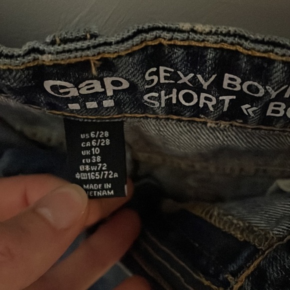Gap shorts stars size 6/28 - Picture 3 of 4